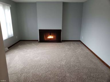 Main picture of 1391 S Center Rd