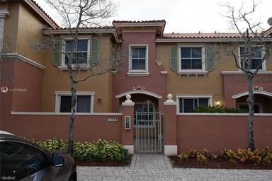 Main picture of 10640 SW 6th St