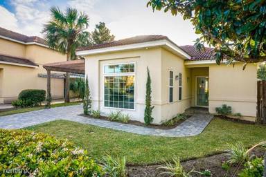 Main picture of 102 Tuscany Dr