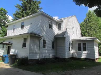 Main picture of 229 W Orleans St