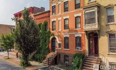 Main picture of 367 Madison Ave