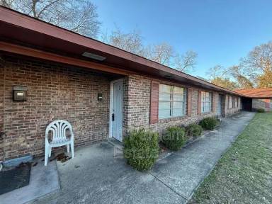 Main picture of 621 Hughes St