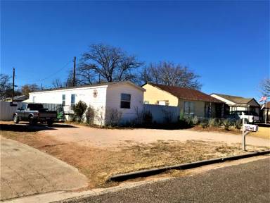 Main picture of 207 NW 9th St