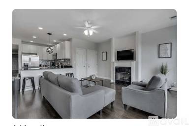 Main picture of 2355 W Congress Pkwy