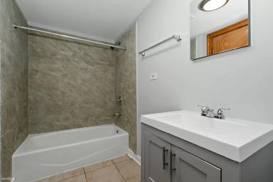 Main picture of 6102-04 S Sacramento Ave & 3005-11 W 61st St