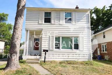 Main picture of 841 Capen St NE