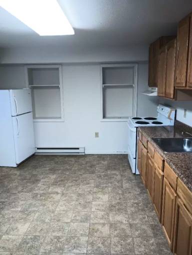 Main picture of 142 E Main St