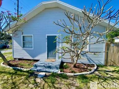 Main picture of 824 Rosery Rd NW