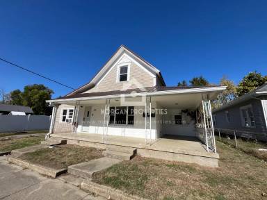 Main picture of 326 W 6th St