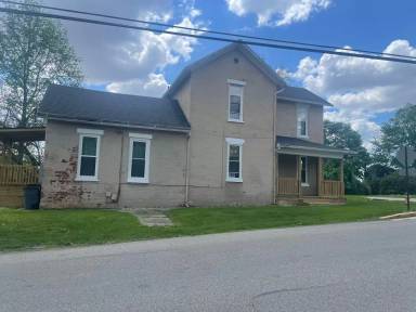 Main picture of 827 1/2 N Oakland St