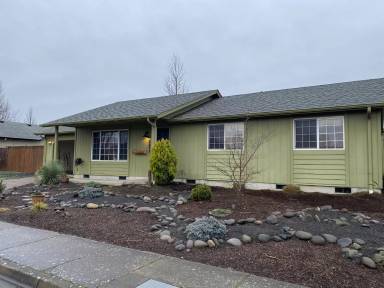 Main picture of 2571 Primrose St