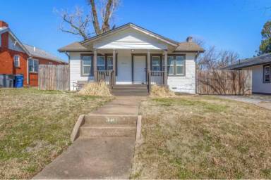 Main picture of 3317 E 5th Pl