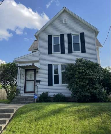 Main picture of 143 W Summit St
