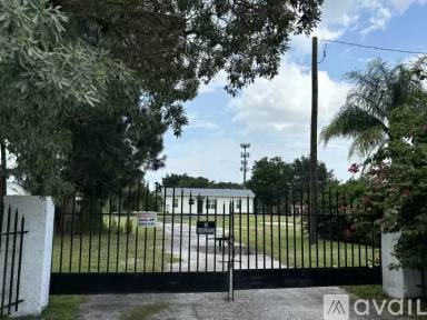 Main picture of 3401 Boggy Creek Rd