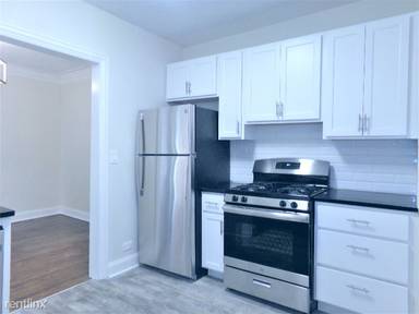 Main picture of 918 Green Bay Rd