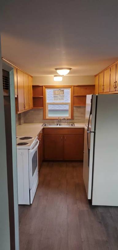 Main picture of 406 8th Ave W