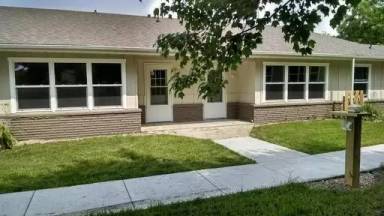 Main picture of 303 N Center St