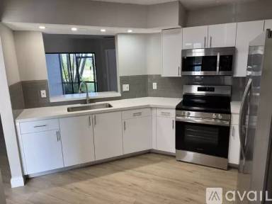 Main picture of 889 Hamilton Dr