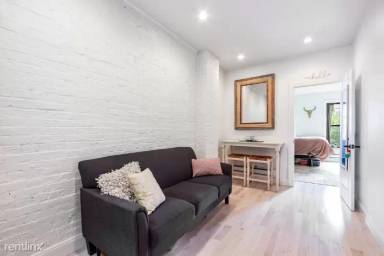 Main picture of 615 East 6th
