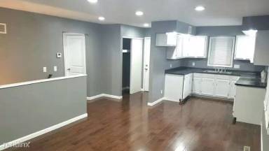 Main picture of 13 1/2 Morningside Dr