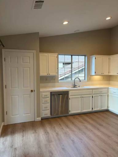 Main picture of 521 Westaire Blvd