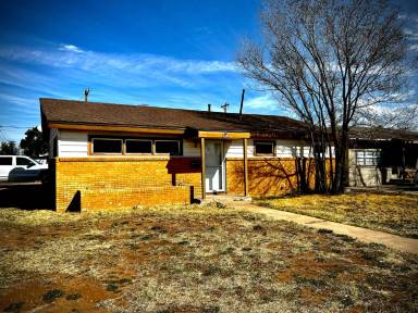 Main picture of 2420 38th St