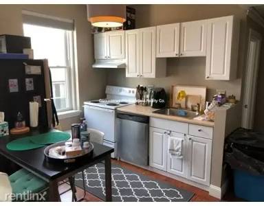 Main picture of 1411 Commonwealth Ave