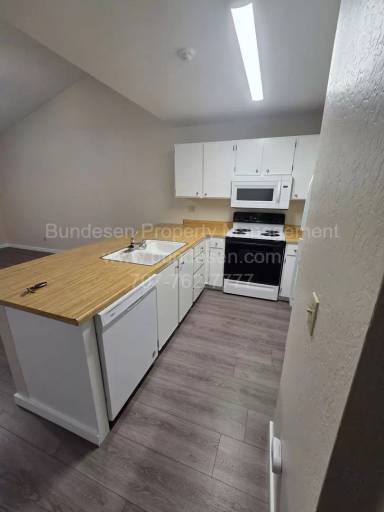 Main picture of 27 Arbor Ct
