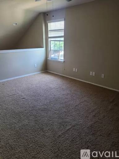 Main picture of 5615 Birmingham Cir