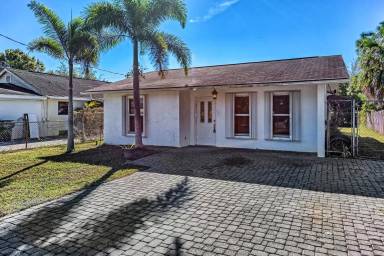 Main picture of 1294 Highlands Dr