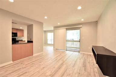 Main picture of Creeks Edge Condos
