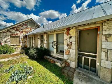 Main picture of 15 Orange Cir