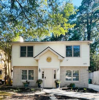 Main picture of 1071 Standard Dr NE