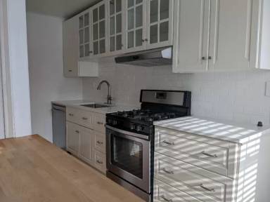Main picture of 129 E 46th St