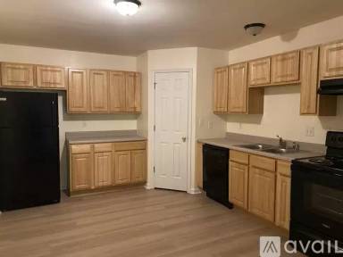 Main picture of 1545 W Pacific St