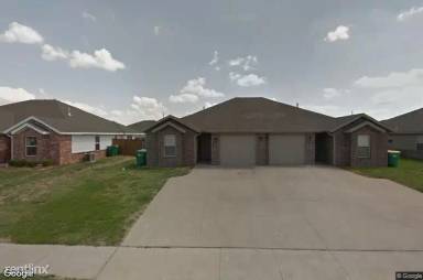 Main picture of 906 Oakwood Ln