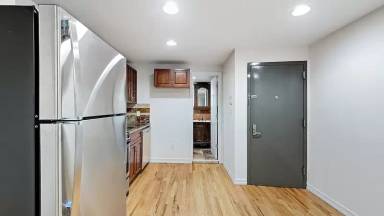 Main picture of 126 E. 7th