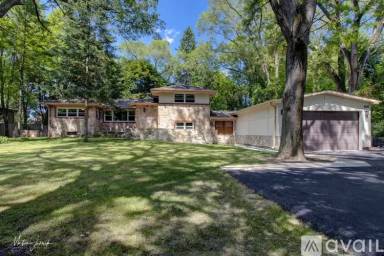 Main picture of 1800 Rogers Ave