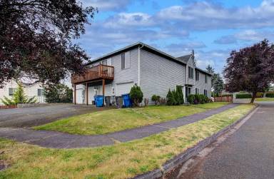 Main picture of 8601 NE 21 Cir