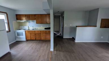 Main picture of 703 N Lake Ave