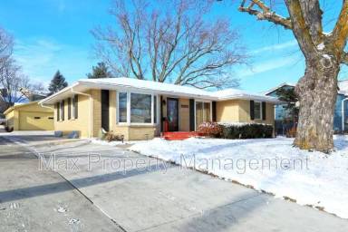 Main picture of 3302 78th St