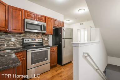 Main picture of 1820 W Berks St