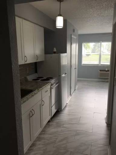 Main picture of 3817 Del Prado Blvd S