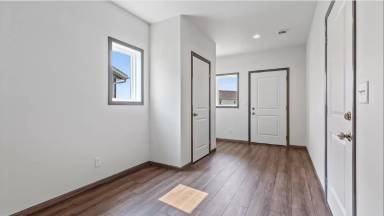 Main picture of 1056 61st Ave W