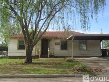 Main picture of 3912 SE 11th St