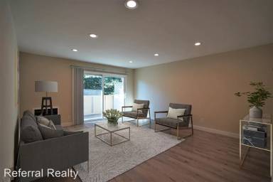 Main picture of 1031 Crestview Dr