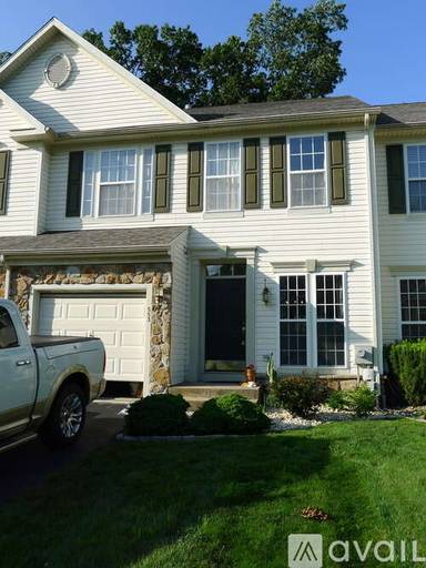 Main picture of 553 Mockingbird Way