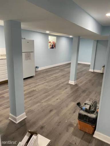 Main picture of 5523 W Augusta Blvd