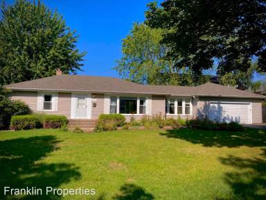 Main picture of 320 N Cherry St