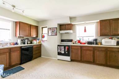 Main picture of 822 W Marsh St